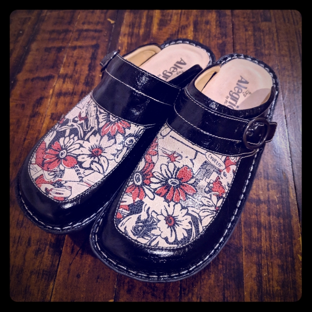 Alegria comic patent slides mules brand new 40